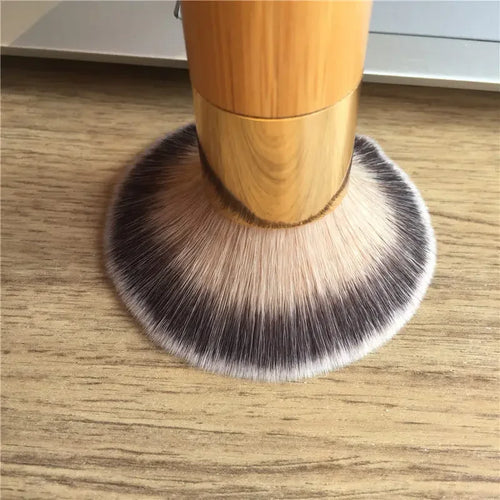 The Buffer Brush™ – Fluffy Dome Foundation Brush
